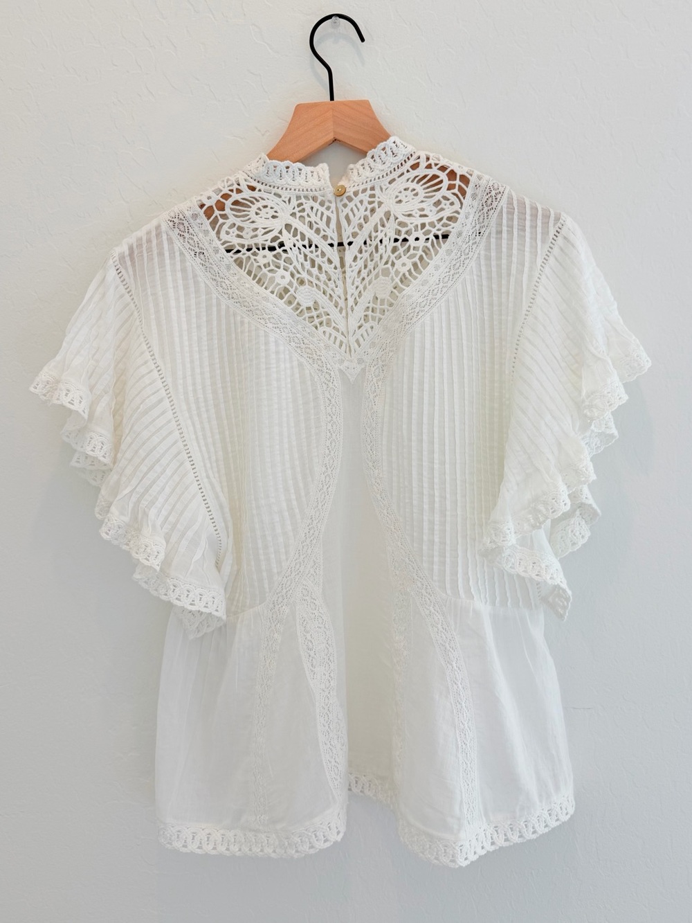 FARM Rio Lace Flutter Sleeve Top - Picture 6 of 8